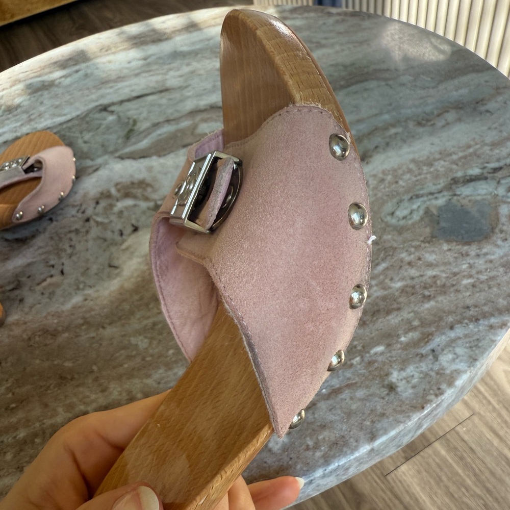 Chanel Cruise 2005 vintage mules pink suede with Chanel logo buckle wooden 6 - Picture 12 of 15